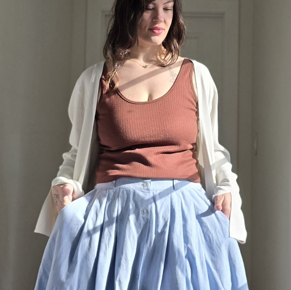 Rust Ribbed Cropped Tank - Picture 3 of 5